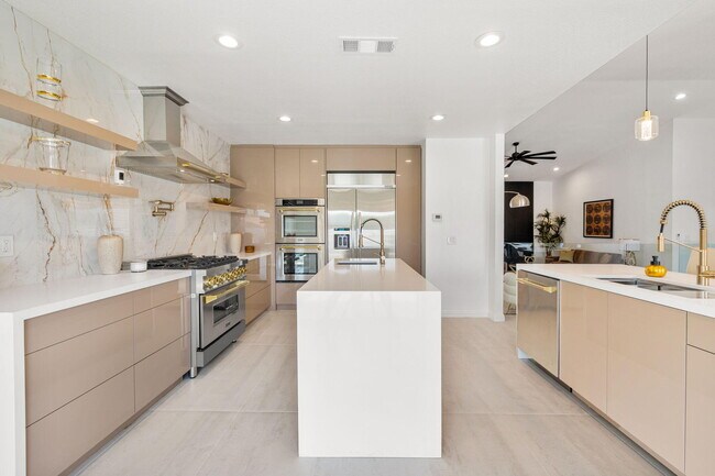 Building Photo - 47215 Heliotrope Dr