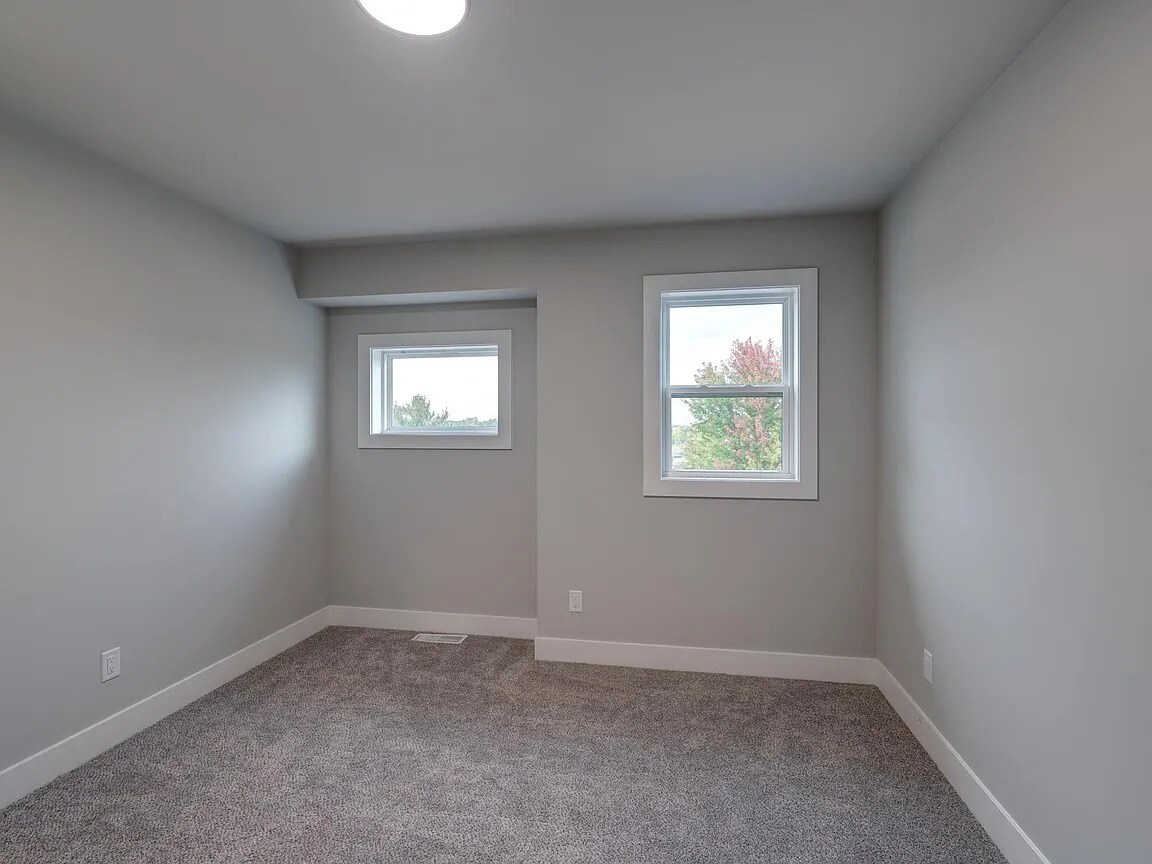 Building Photo - 115 Prairie Heights Dr