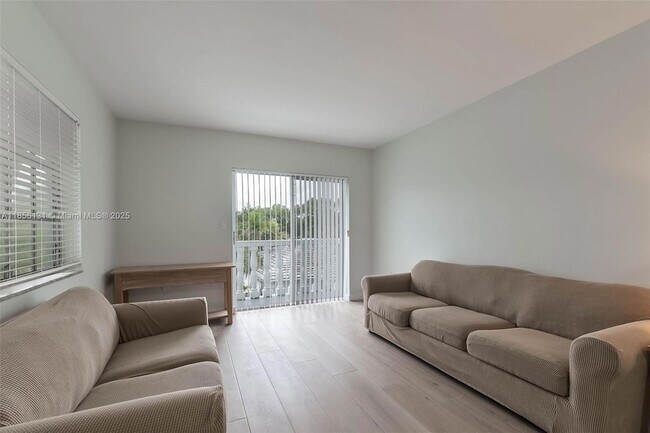 Building Photo - 1150 Madruga Ave