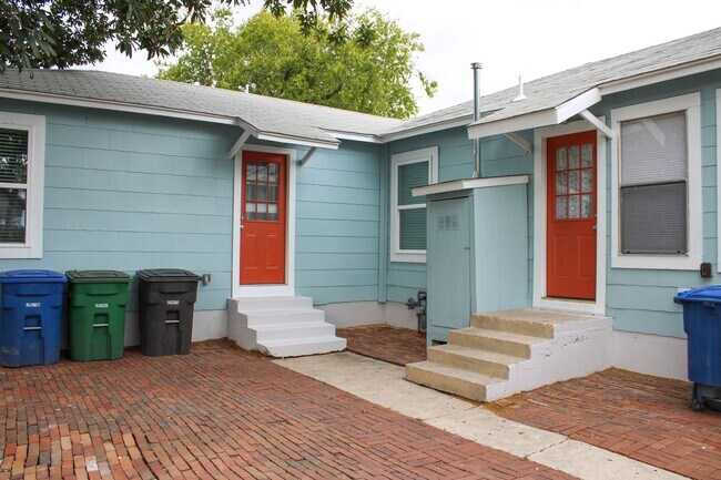 Building Photo - OLMOS PARK TERRACE DUPLEX