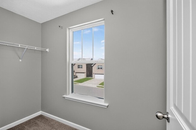 Building Photo - 520 Sunflower Dr