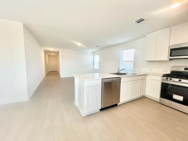 Building Photo - 712 Zuppino Ln