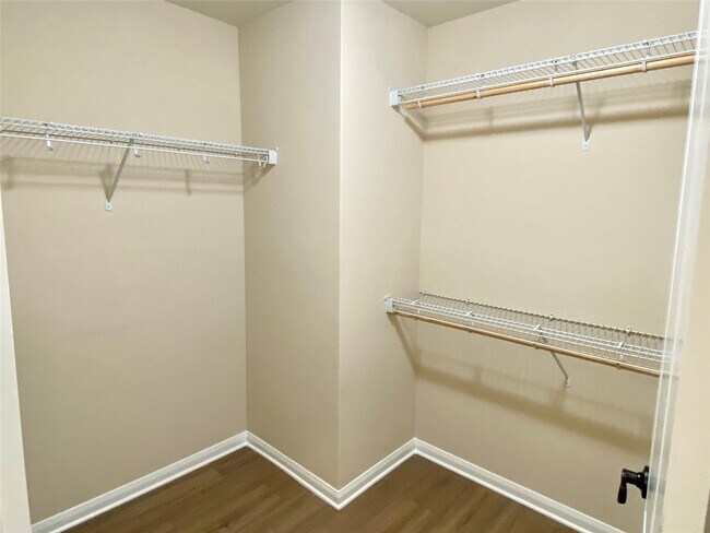 Building Photo - 7639 Daisy Port Ln