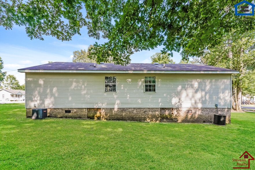 Building Photo - 140 Bybee Woods Dr