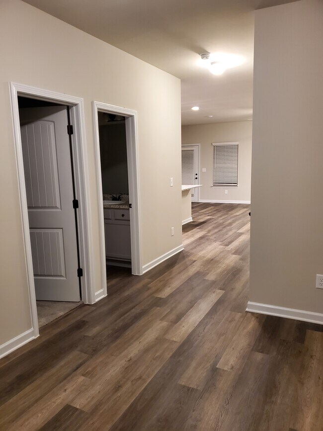 Building Photo - 1509 Creel Ln