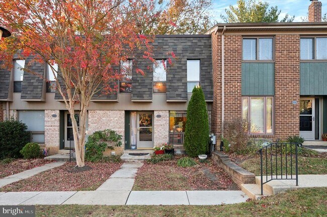 Building Photo - 921 Putnam Blvd