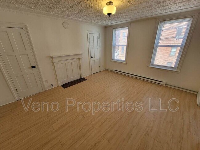 Building Photo - 3 Ashland Pl
