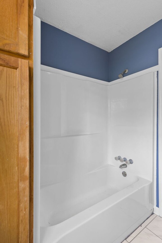 Building Photo - Freshly Updated 3BR Home in Opelika – Clean, Bright, Move-In Ready