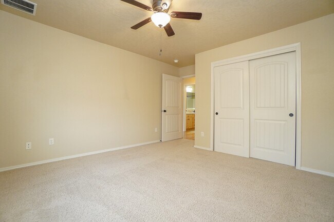 Building Photo - 2319 E Challis St