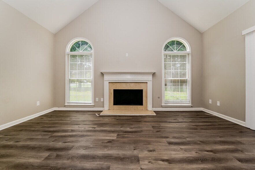 Building Photo - 1101 E Shoreview Rd