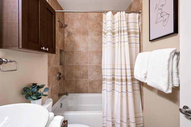 Building Photo - 45405 Lupine Ln