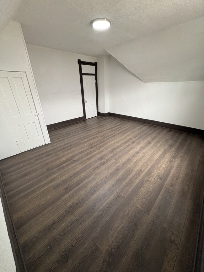 Building Photo - 253 W Morrison St