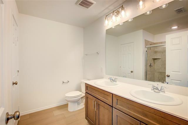 Building Photo - 2407 Carlow Ln