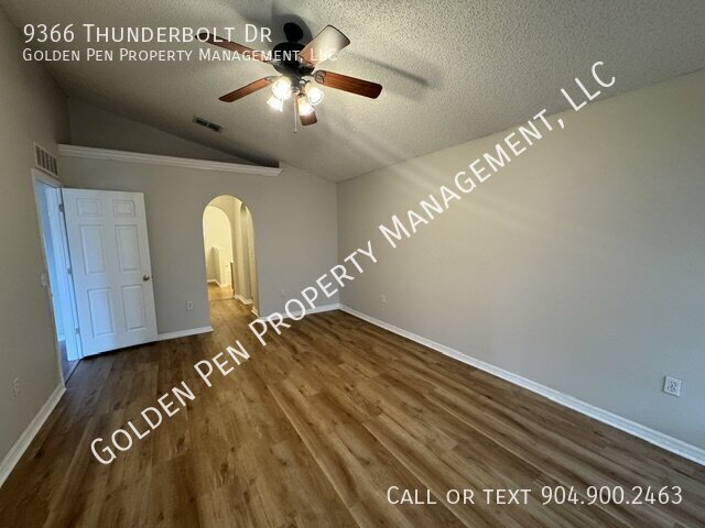 Building Photo - 9366 Thunderbolt Dr