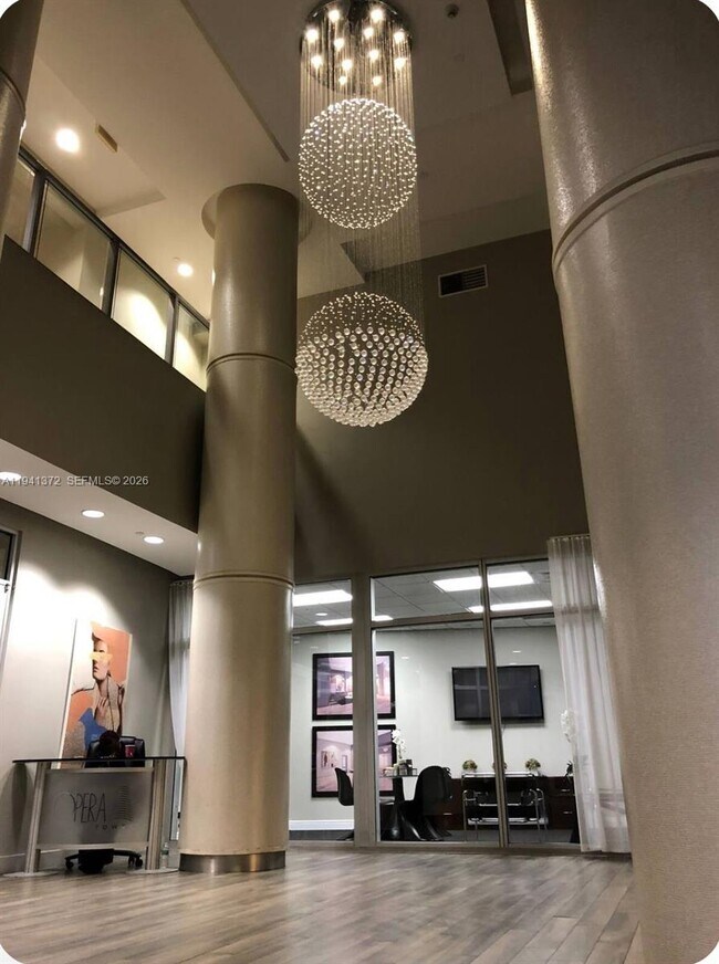 Building Photo - 1750 N Bayshore Dr