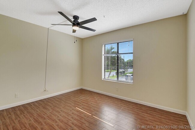Building Photo - 616 Sea Pine Way