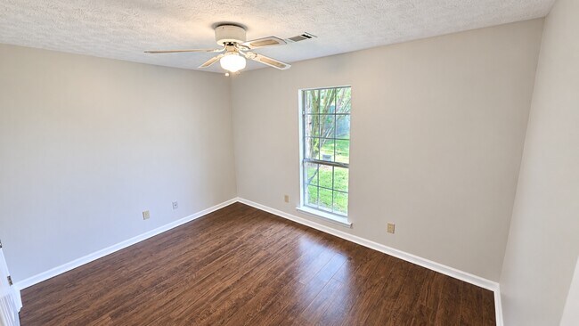 Building Photo - 3606 Farmfield Ln