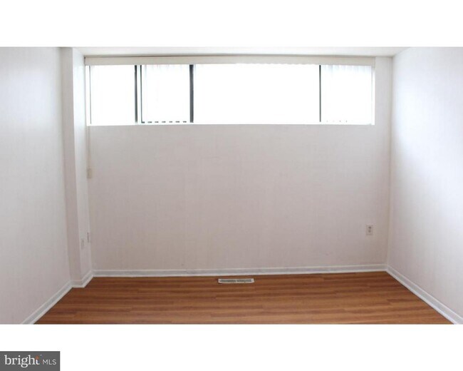 Building Photo - 2031 South St