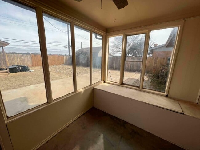 Building Photo - 810 Mimosa Ave