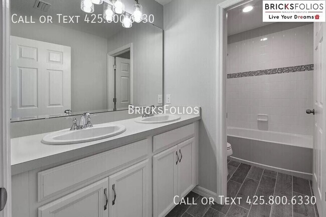 Building Photo - 14508 Crestavista Ave