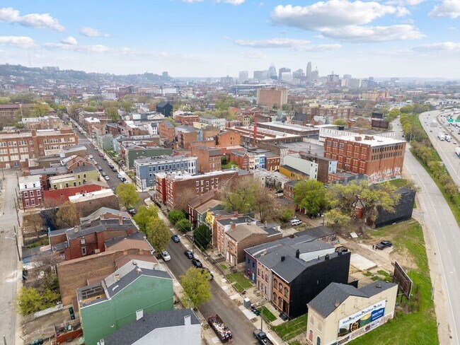 Building Photo - 1121 Dayton St