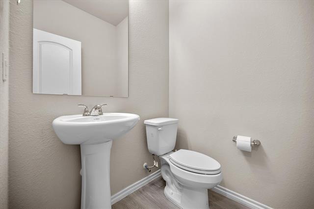 Building Photo - 3500 Brentwood Dr