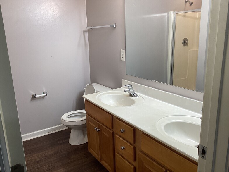 Building Photo - 7800 Rabbits Foot Ln