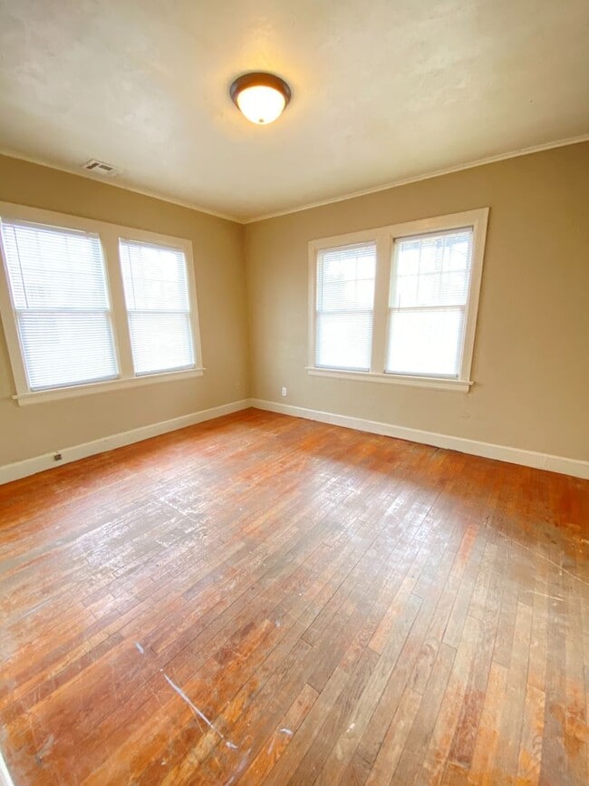 Building Photo - Harrison Properties