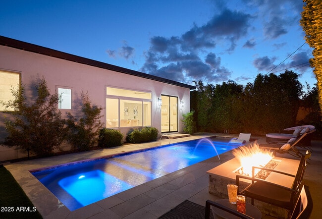 Building Photo - 8620 E Plaza Ave