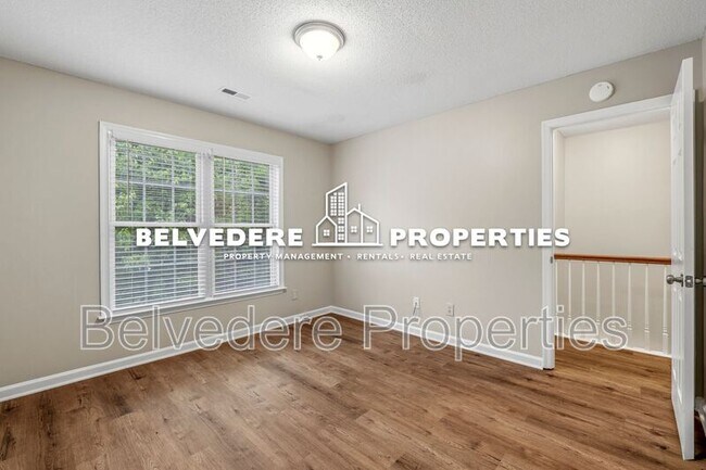 Building Photo - 2320 Meadow Gate Dr