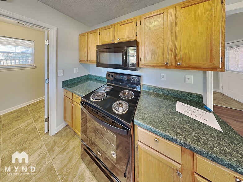 Building Photo - 4609 Lakes Edge Cove