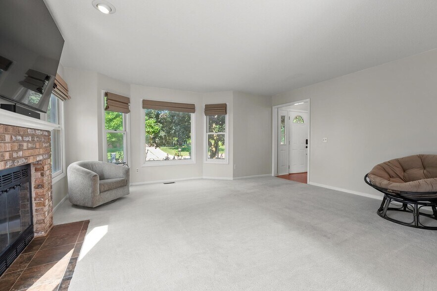 Building Photo - 7817 Chippewa St