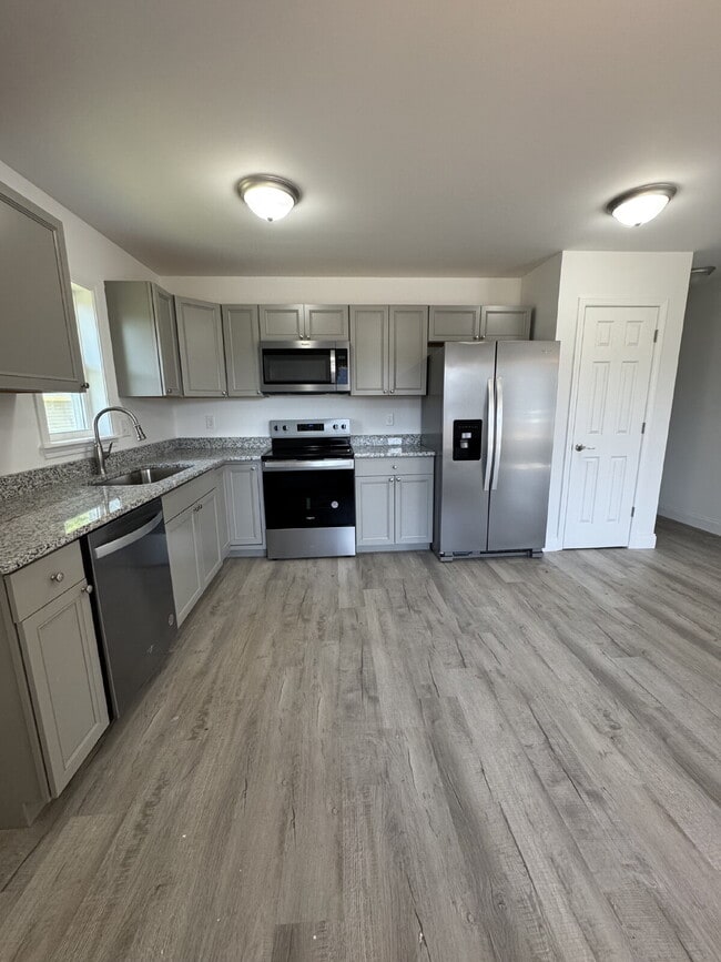 Building Photo - "Charming 3-Bedroom Retreat in Mars Hill: Cozy Comfort with 2 Full Baths!"