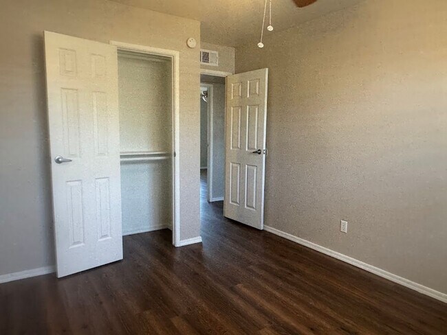 Building Photo - Bright & Beautiful Phoenix Home with Open Concept