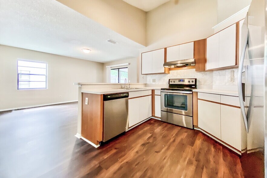 Building Photo - 8905 Bayaud Dr