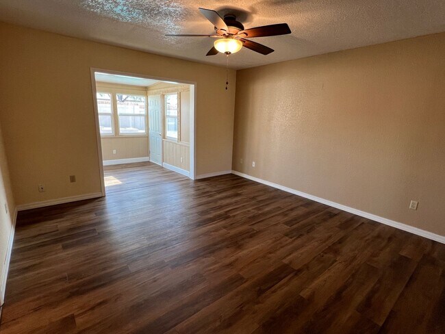 Building Photo - 3236 Silversmith Dr