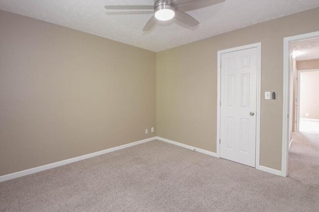 Building Photo - 1449 Mutual Dr