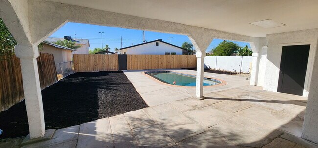 Building Photo - 313 Magnolia Ave