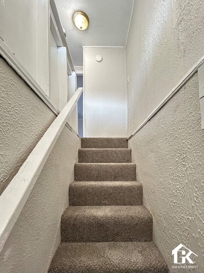 Building Photo - 4609 Vancouver St