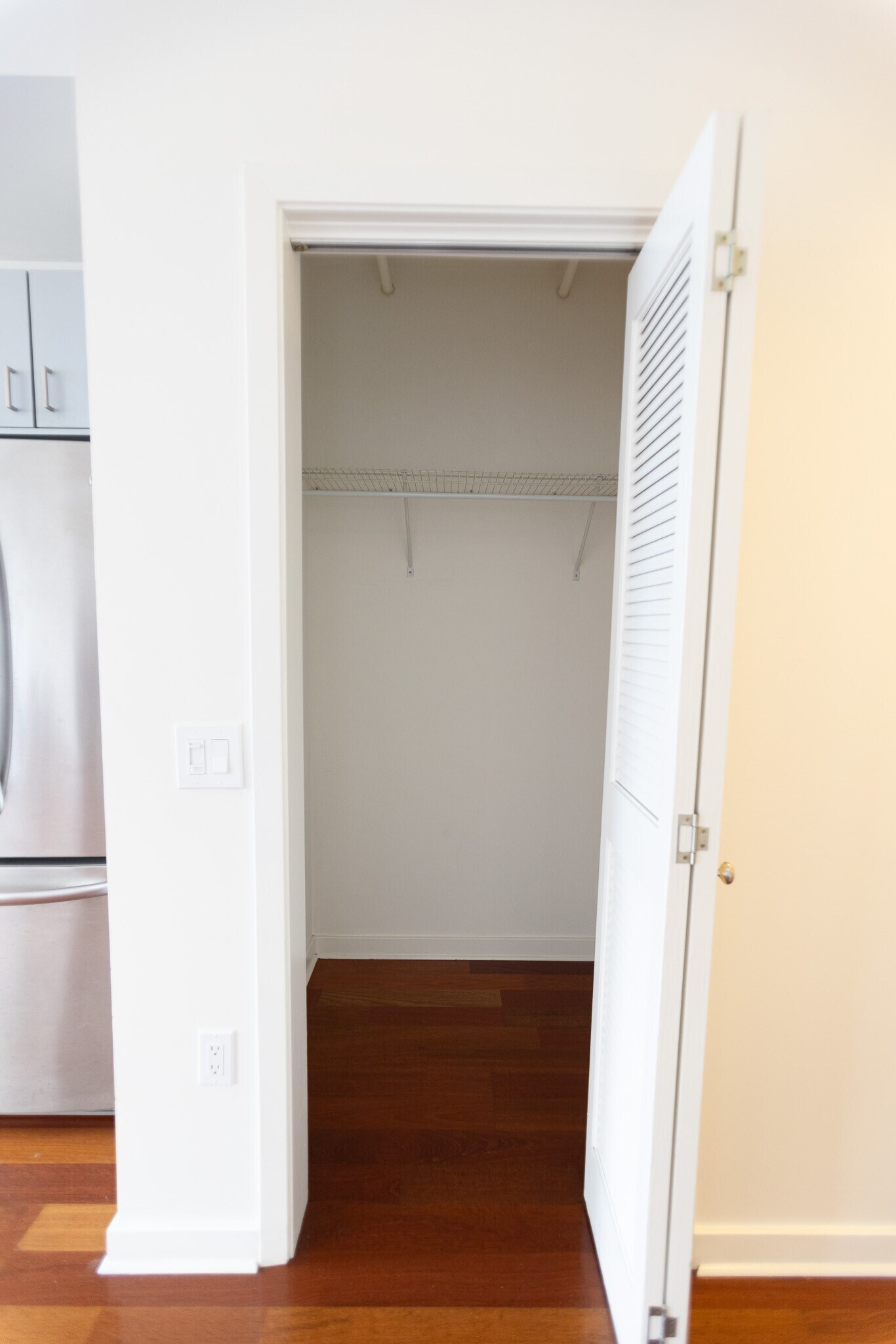 Building Photo - 451 Kansas St