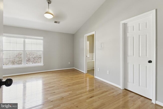 Building Photo - 20801 Shamrock Glen Cir
