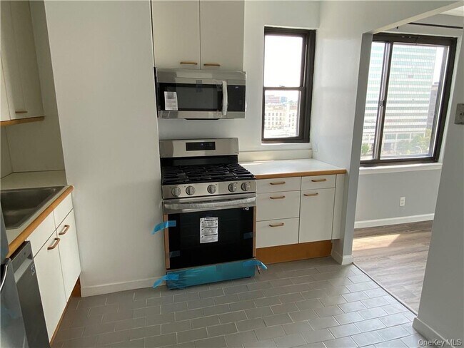 Building Photo - 10 Cottage Pl