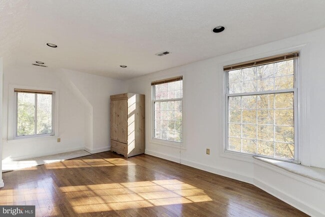 Building Photo - 2310 Cool Spring Rd