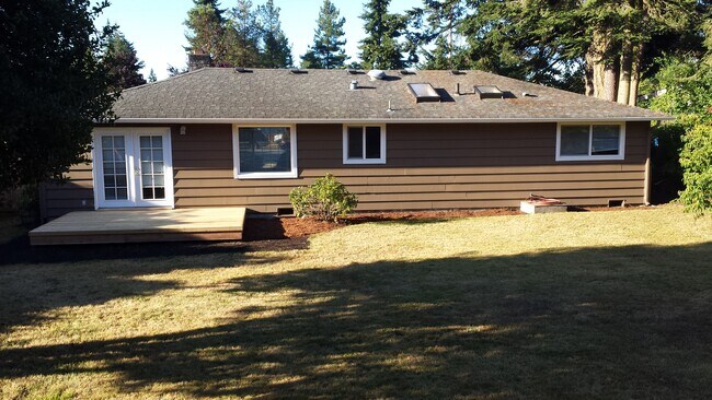 Building Photo - 6415 183rd Plz SW