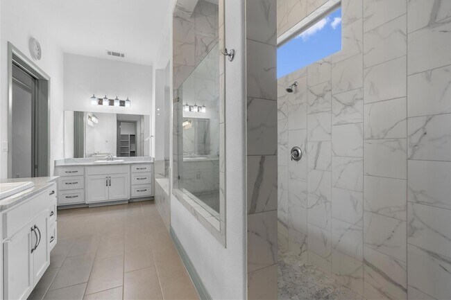 Building Photo - 16516 Leopold Trail