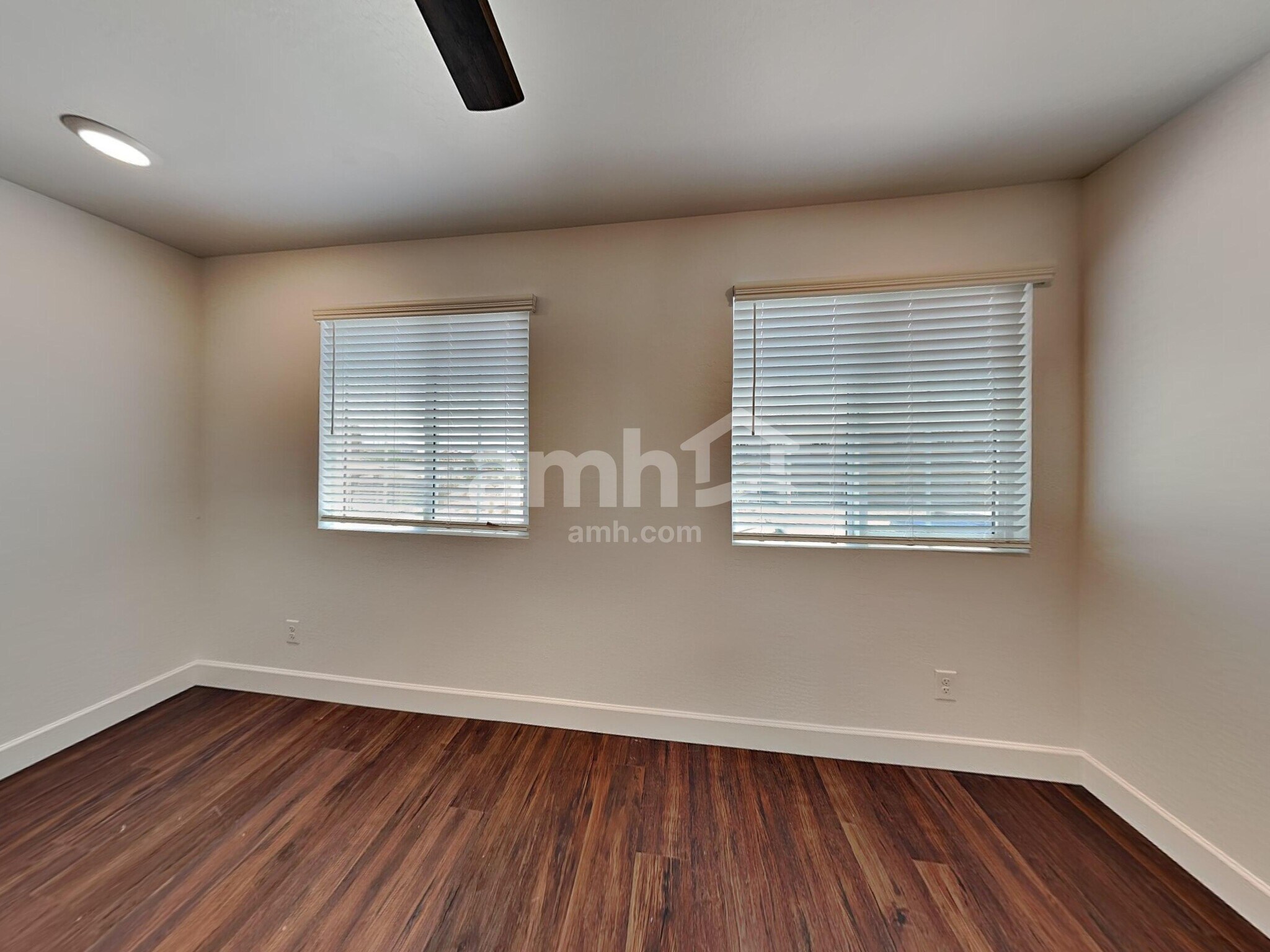 Building Photo - 17110 W Lawrence Ln