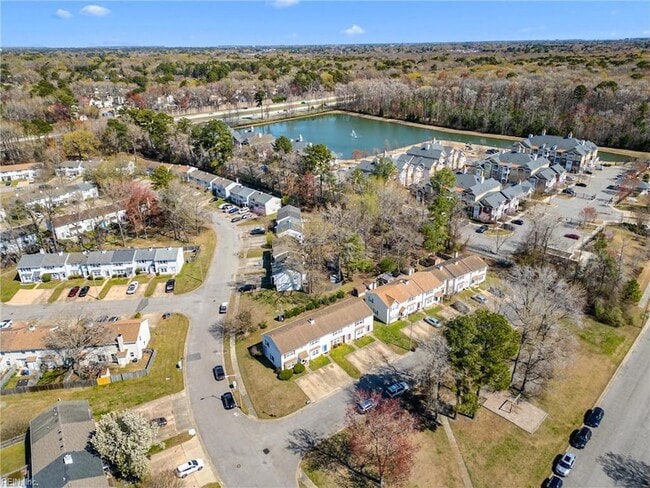 Building Photo - 2008 Fawnwood Common