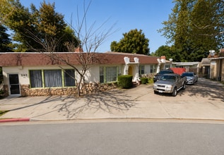 Building Photo - 594 Victoria Ct