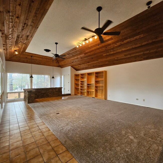 Building Photo - 81 Kincardine Dr