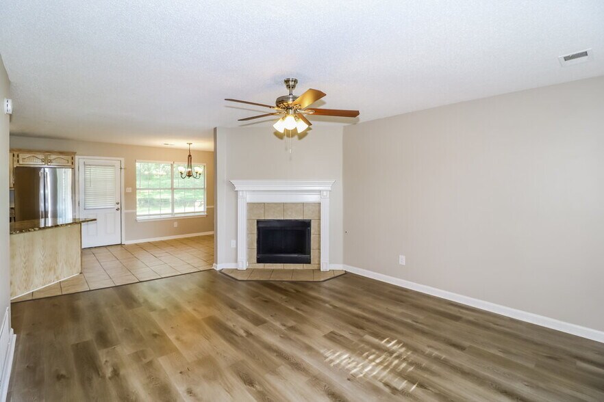 Building Photo - 7444 Holly Grove Dr